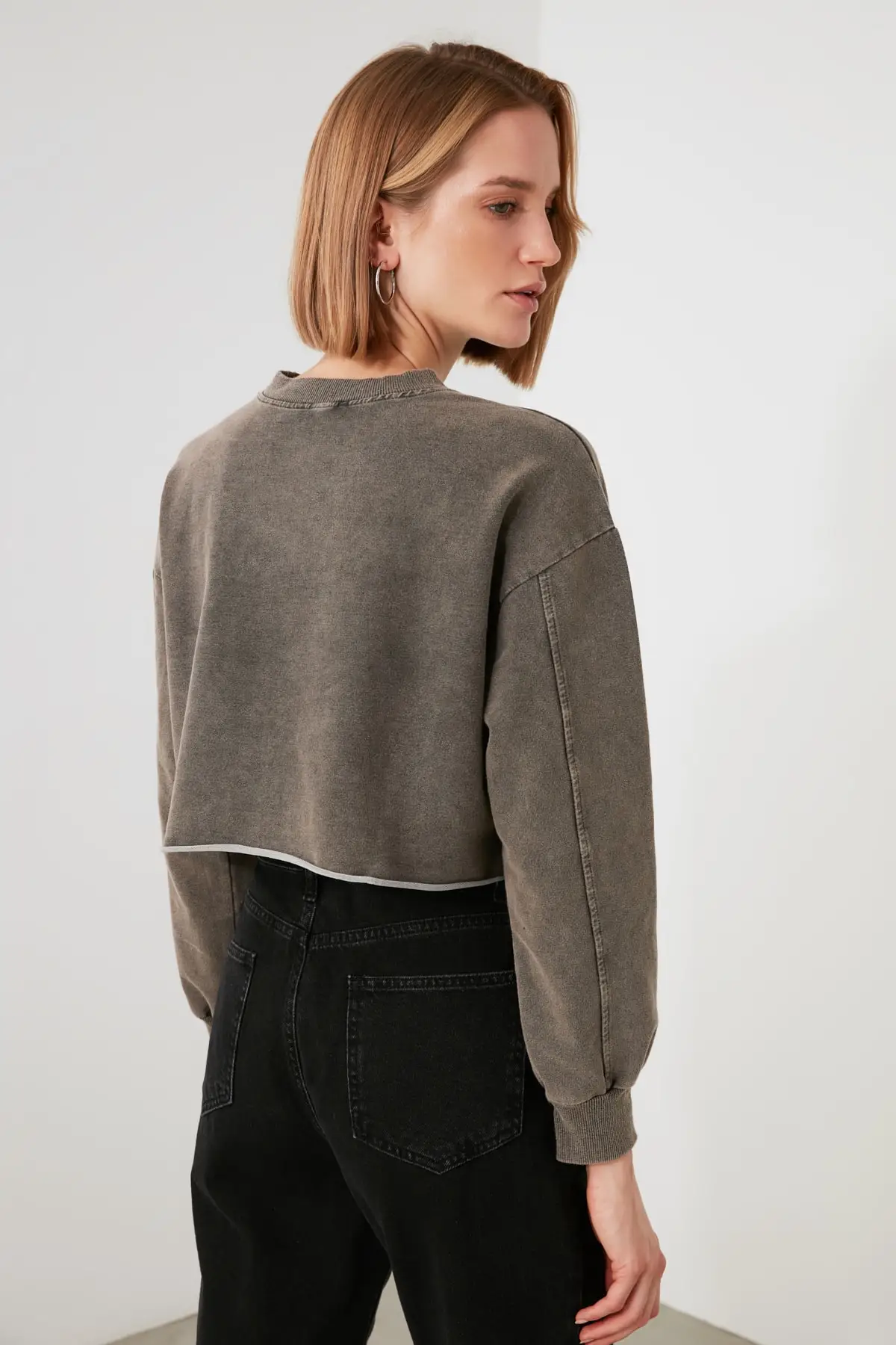 

Trendyol-Flushing Knitted Sweatshirt TWOAW21SW1525