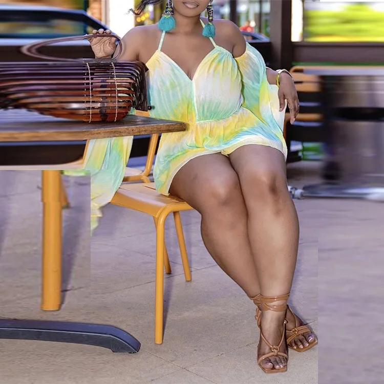 Женский комбинезон с открытыми плечами зеленый V-образным вырезом и высокой