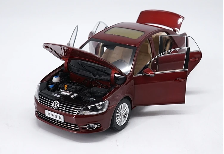 Оригинальная Авторизованная фабрика VW 1:18 литые новые модели автомобилей BORA 2013