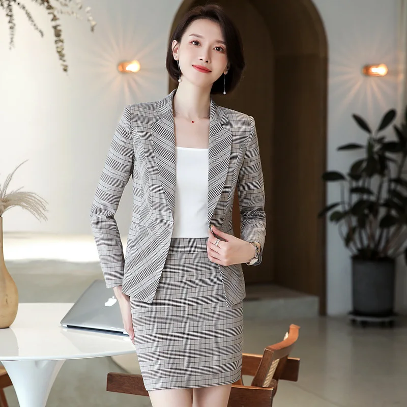 Женский офисный комплект с юбкой осенне зимний облегающий клетчатый блейзер