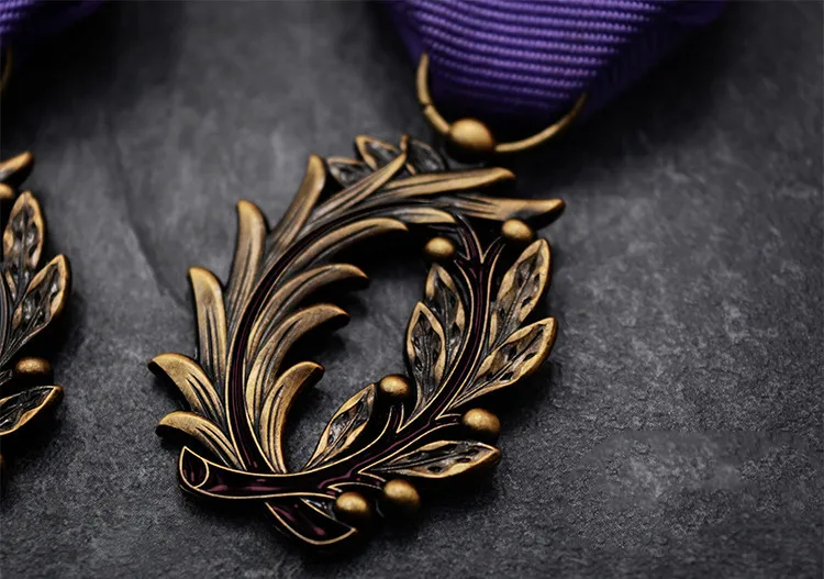 Exquisite France Palm Leaf Purple Knight Medal Highest Honor Medal For Cultural Education Brooch Pin Collection Wear Accessories