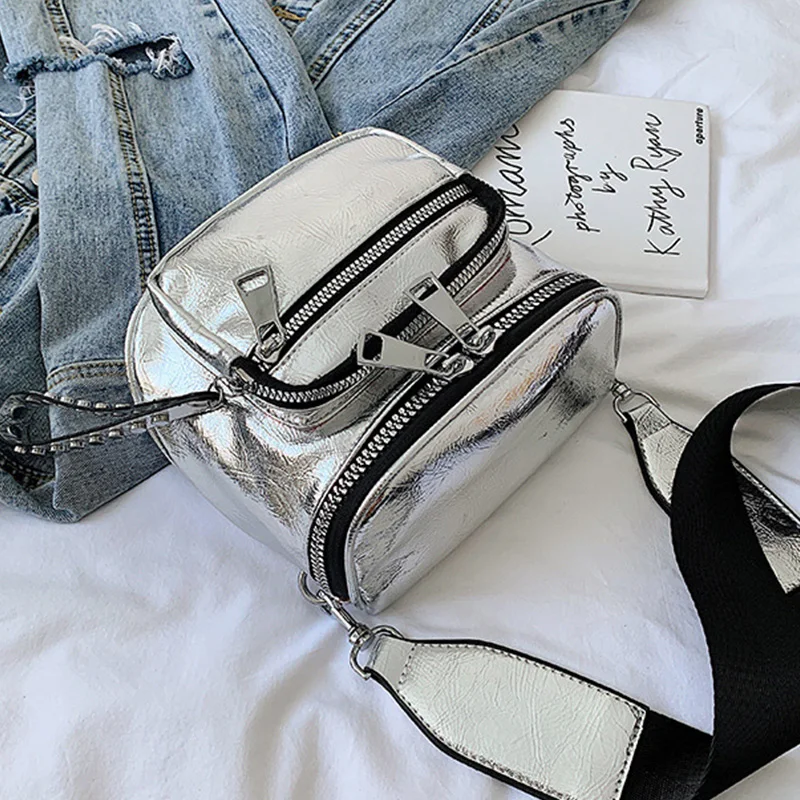 Сумка мессенджер на плечо модный однотонный саквояж серебристого цвета с