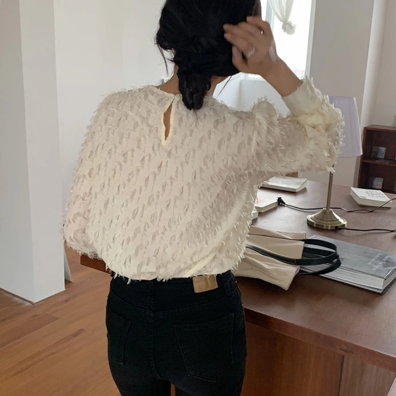 

Korean O-Neck Tassel Vintage 2021 Loose High Quality Retro Fashion Women Chic Shirt All Match Casual Tops Blouses