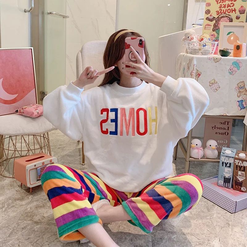 

Winter Flannel Warm Pajamas Set Thicken Plus Velvet Flannel Sleepwear Embroidered O-neck Female Coral Velvet Pyjamas Homewear
