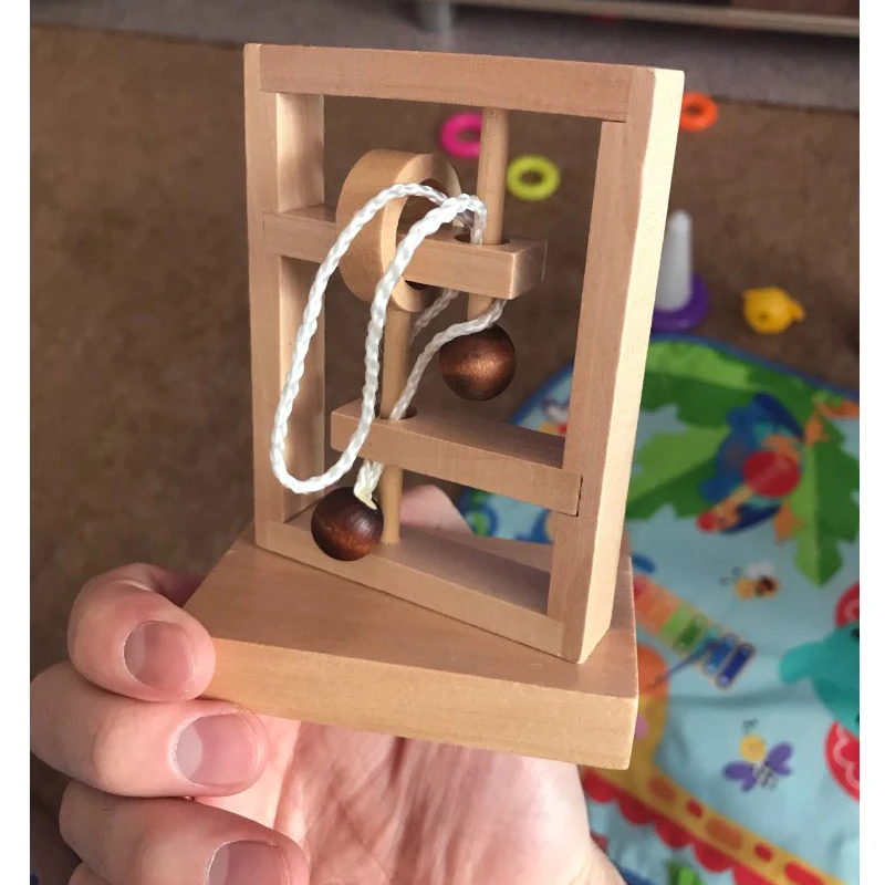 

Desk Novelty 3D Wooden Rope Loop Puzzle IQ Mind String Brain teaser Game for Adults Kids
