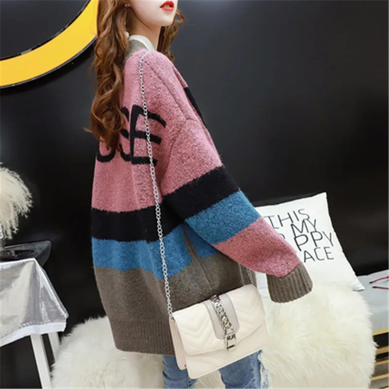 Кардиган женский демисезонный вязаный однобортный с V-образным вырезом в