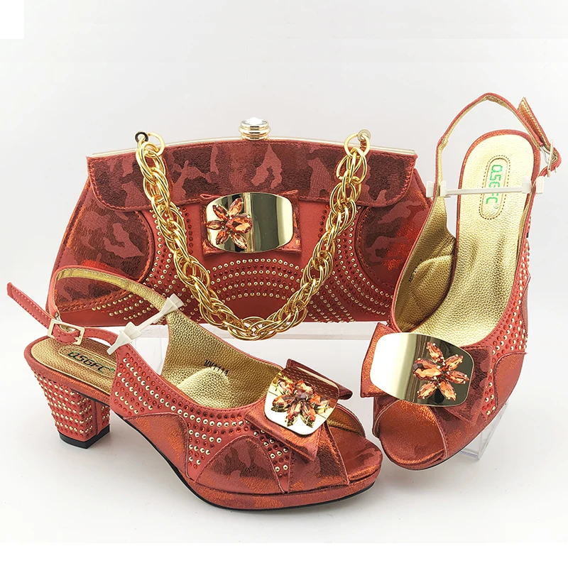 Italian Newest Special Rhinestone and Metal Decoration Style Women Shoes and Bag Set in Gold Color  