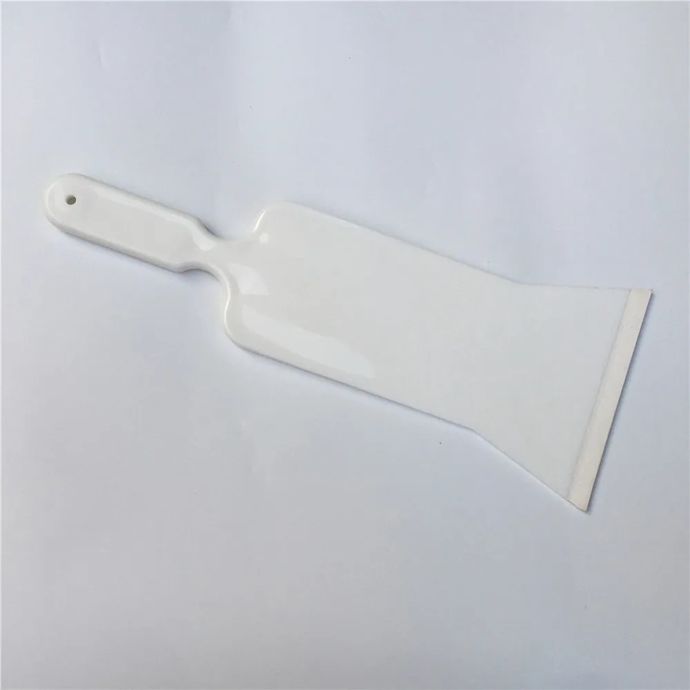 Скребок для оконных стекол чистым инструментом бульдозер водный