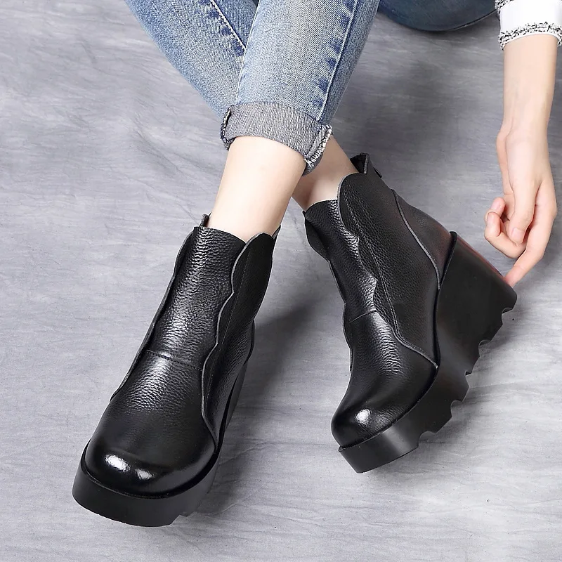 

BEYARNE 2020 new high-end fashion height increasing thick-soled winter womens boots sell well casual women slippers