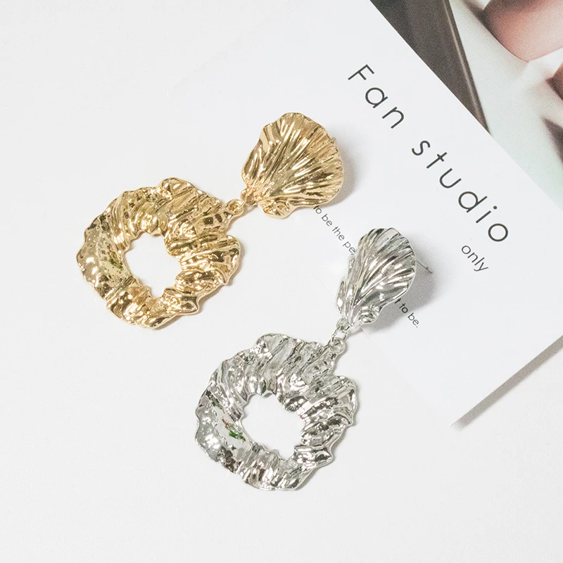 Серьги в европейском и американском стиле Индивидуальный характер