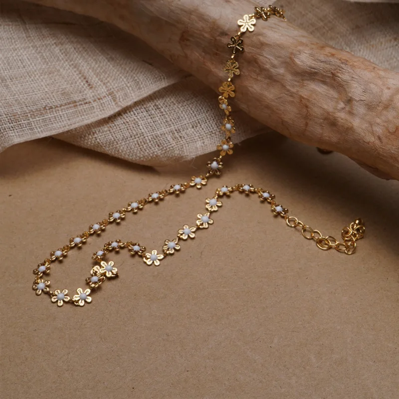 

Korea Spring Summer Temperament Metal Blue White Small Flower Necklace Clavicle Chain For Women Girl Jewelry Party