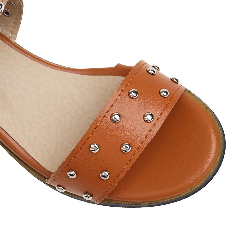

Women Sandals Multiple Buckle Rivets Peep Toe Ankle Wrap Women Sandals Open Toe Metal Back Strap Block heel Lady Sandals 2021