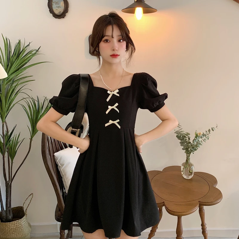 

Женское летнее платье с коротким рукавом и V-образным вырезом