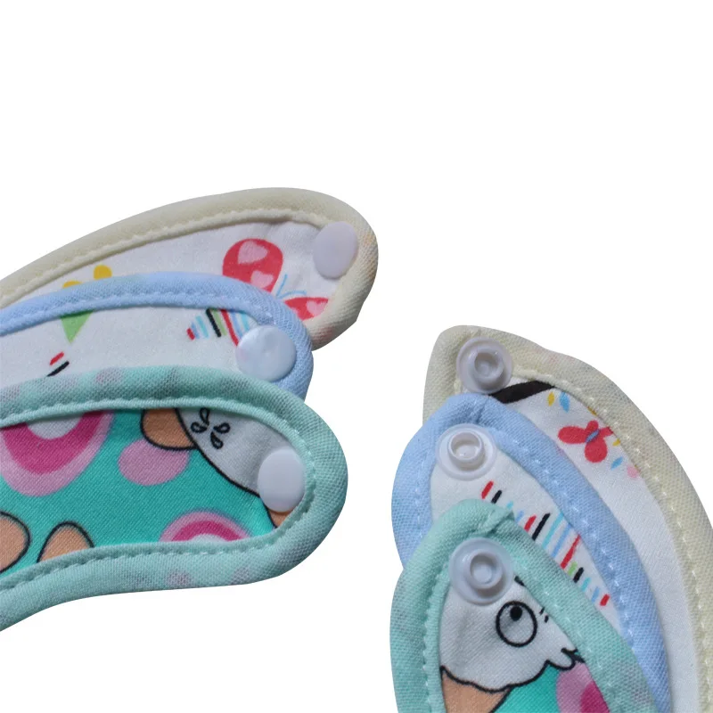 

1 piece Color Random Bib Waterproof Baby Bib Newborn Feeding Cloth Shake Boys and Girls Adjustable Bibs of Different Styles