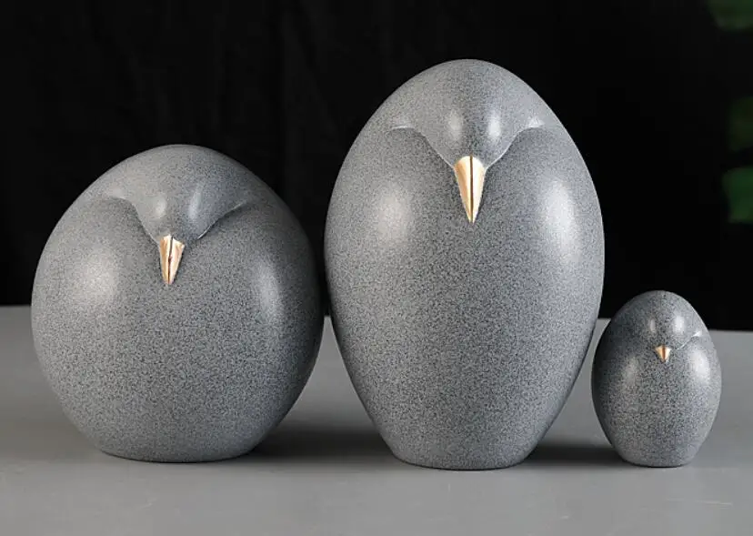 

Cute Ceramic Penguins Figurines Home Decoration Creative Wedding Gift Crafts Animal Statues Home Room Table Sculptures Decor