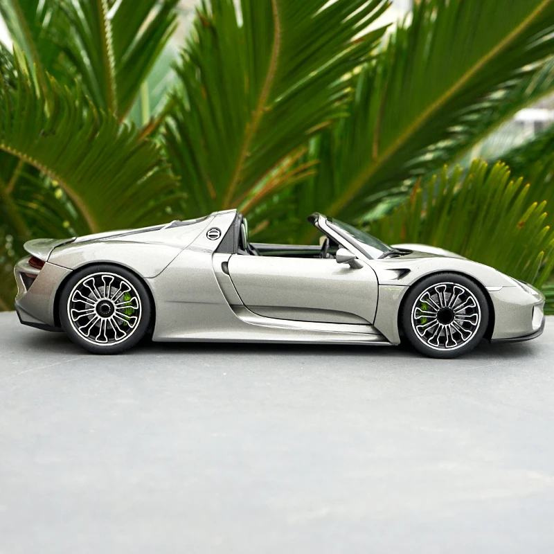 Welly 1:18 весы 918 Spyder трансформируемый литой металлический автомобиль игрушка из