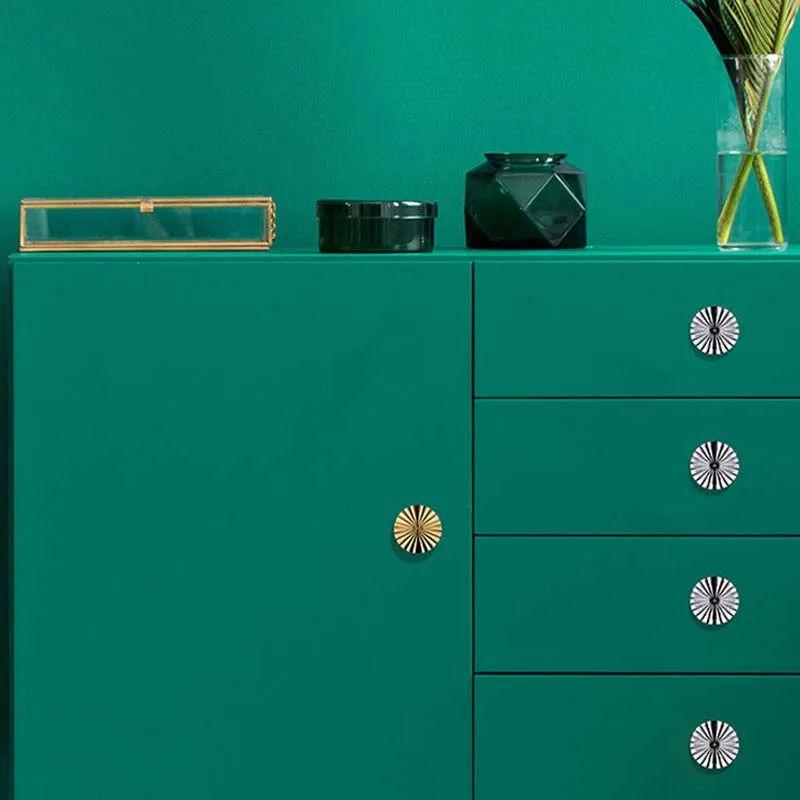 Пластиковая ручка с подсолнухом в скандинавсветильник стиле |