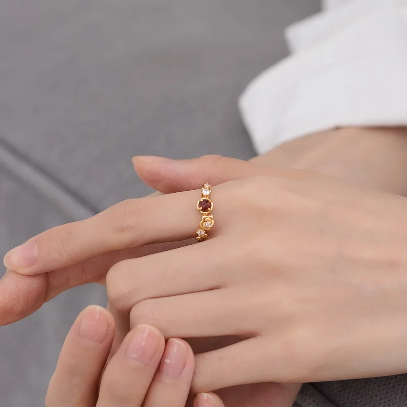 

Wholesale New Top Grade S925 Natural Garnet Finger Golden Rings Fashion Accessories Resizable Ring Fashion Jewelry Lovers Gifts