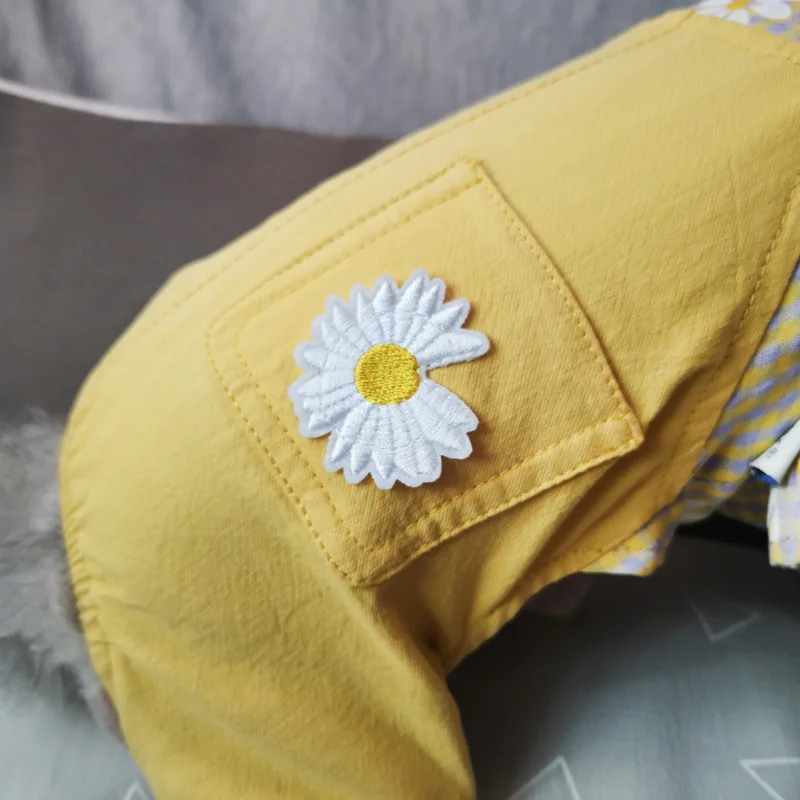 

Pet Dog Fake Two-piece Strap Four-legged Puppy Clothes Small Fresh Teddy Pomeranian Clothes 2021 Little Daisy Overalls