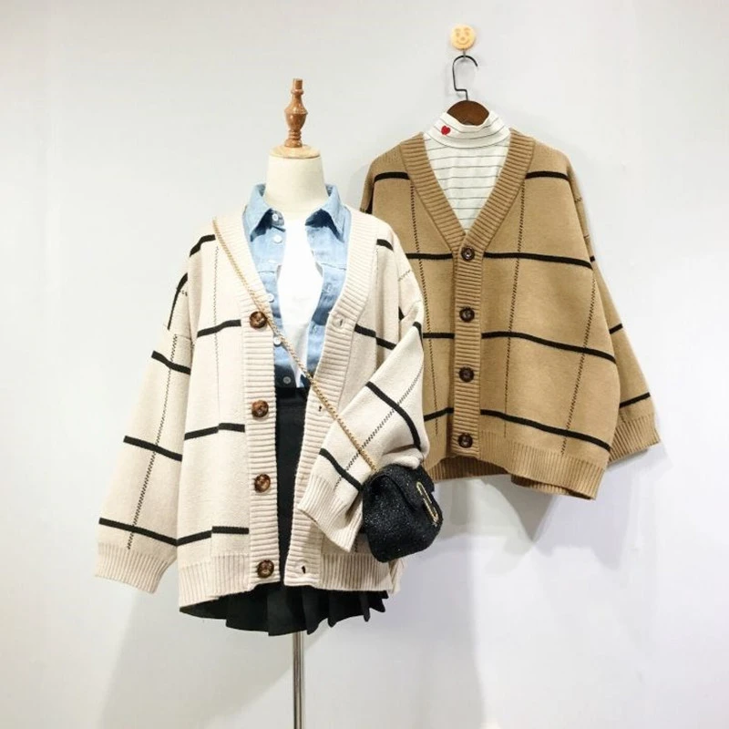 

Vintage Plaid Cardigan Sweater Women Autumn Winter V Neck Oversized Knitted Cardigan Sweater Women Lantern Sleeve Warm Sweaters