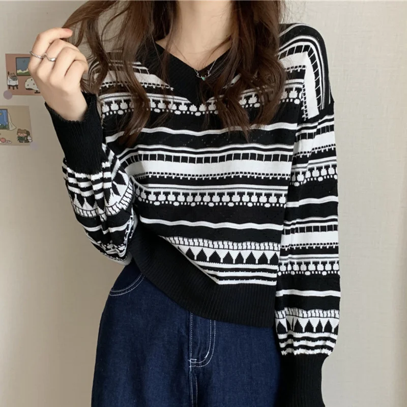 

Милая крутая футболка, шикарный женский топ на раннюю осень, новинка 2021, модный Свободный Топ с V-образным вырезом и длинным рукавом