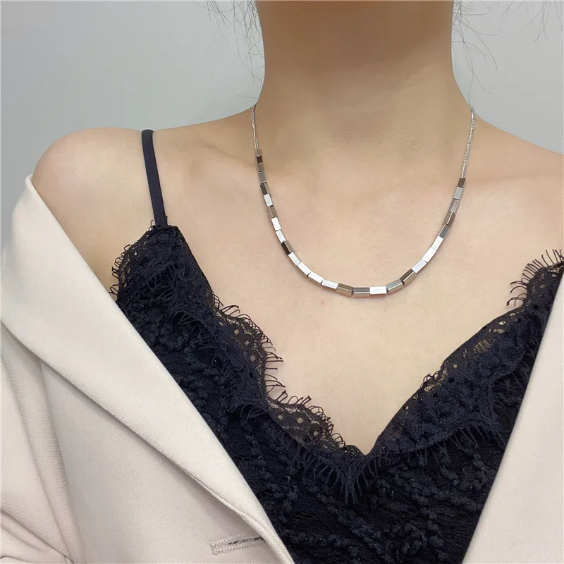 

New Temperamental Niche Simple Alloy Square Clavicle Necklace For Women Korean Fashion Necklaces Party Jewelry Accessories Gifts
