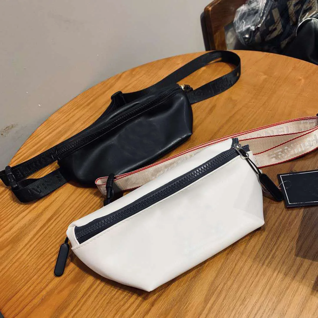 

2021 Hot Sale Men Crazy PU Leather Casual Fashion Chest Sling Bag Fashion Check Waist Bag Chest Design One Shoulder Handbags Bag