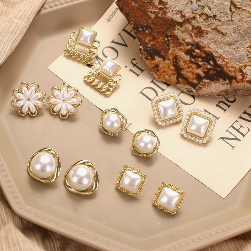 Серьги-гвоздики Женские винтажные золотистые с жемчугом | Украшения и аксессуары