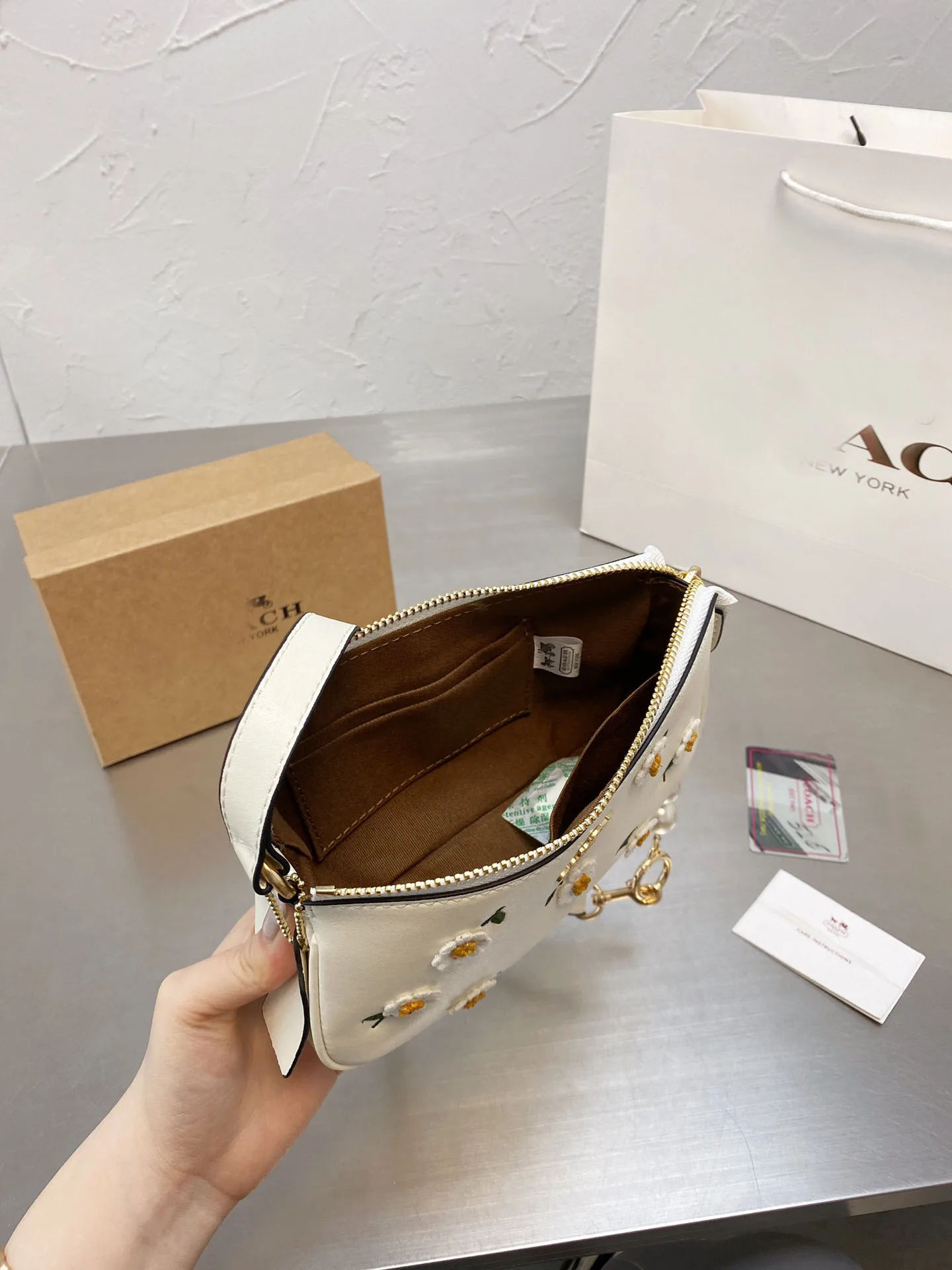 

Women's Girls Pearl Chain Cross Clutch Bag Flowers Available High Quality Hardware Fashion Classic
