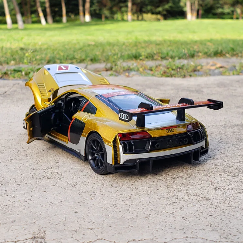 R8 гоночный автомобиль LMS ралли серии Коллекционные вещи модель моделирование