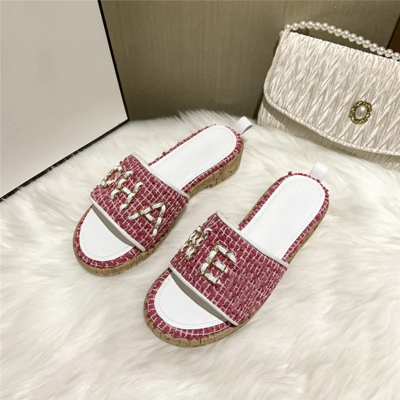 

Xiaoxiangfeng new thick flower letter platform slippers 2020 summer brand fashion casual word thick heel female sandalsslippers