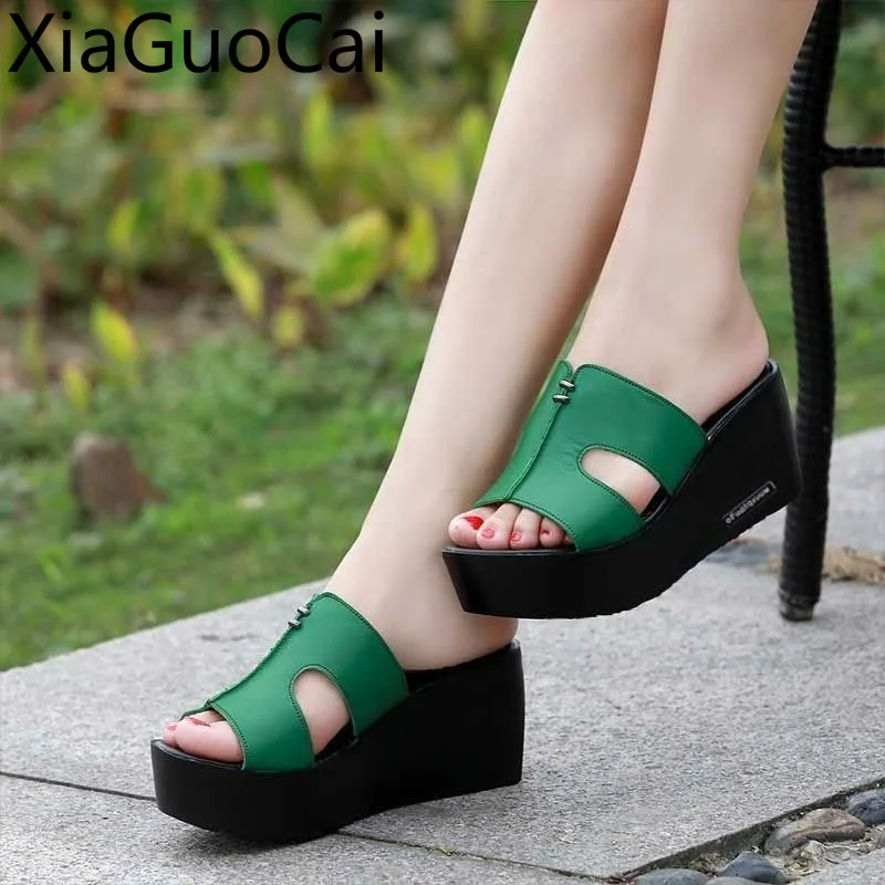 Женские шлепанцы на танкетке ПУ кожа высокий каблук открытый носок толстый