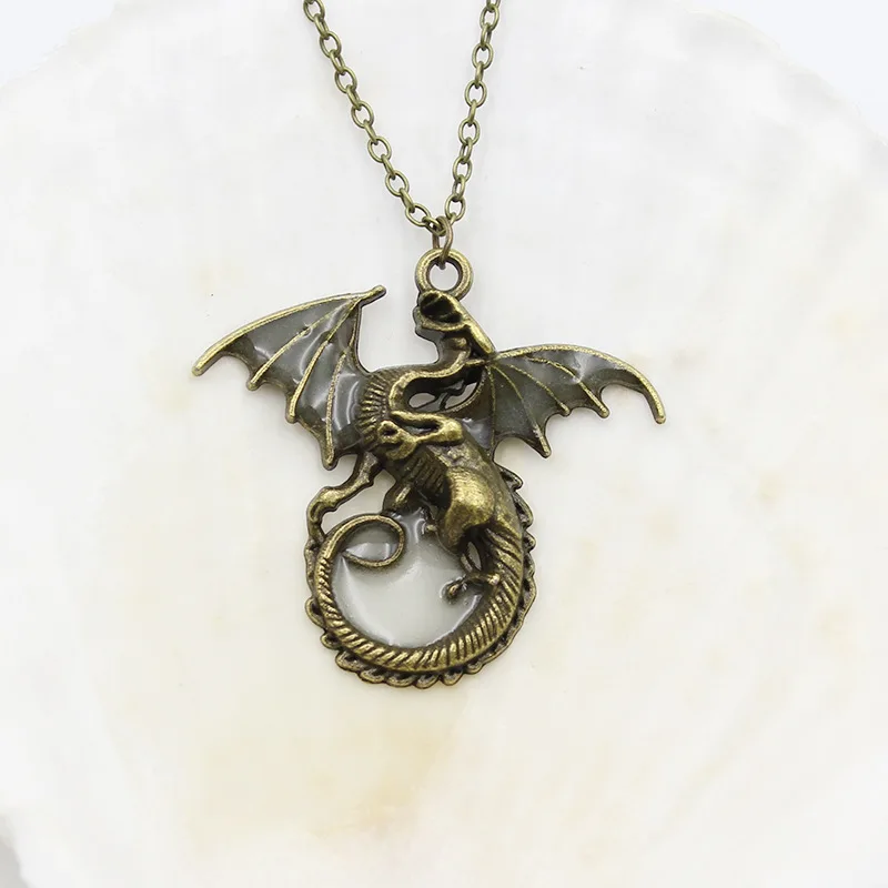 

Europe And The United States Popular Fashion Glow-in-the-dark Necklace Luminous Retro Dragon Pendant Halloween Ornaments