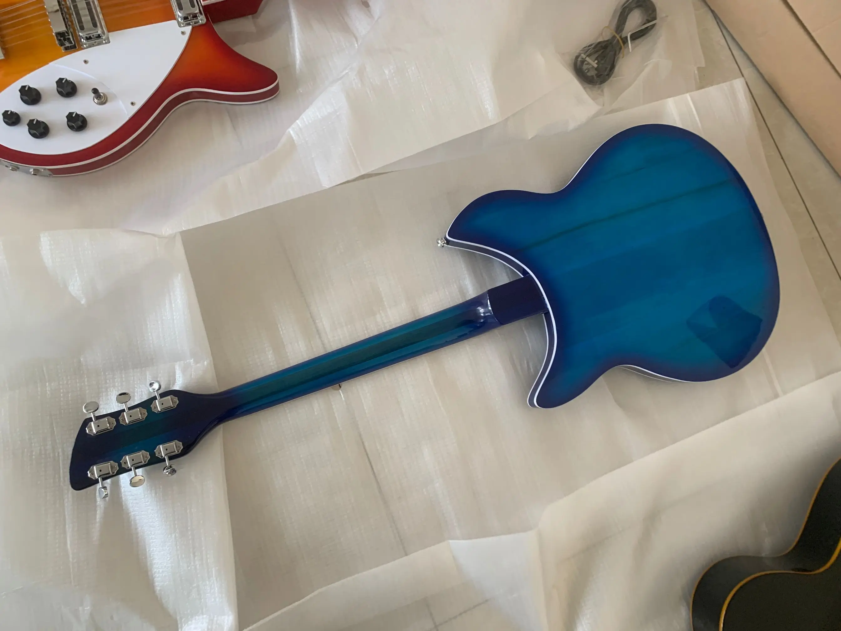 Оптовая продажа гитара новая электрическая Rickenbacker модель 330 лучшая Blue Burst 210119 |