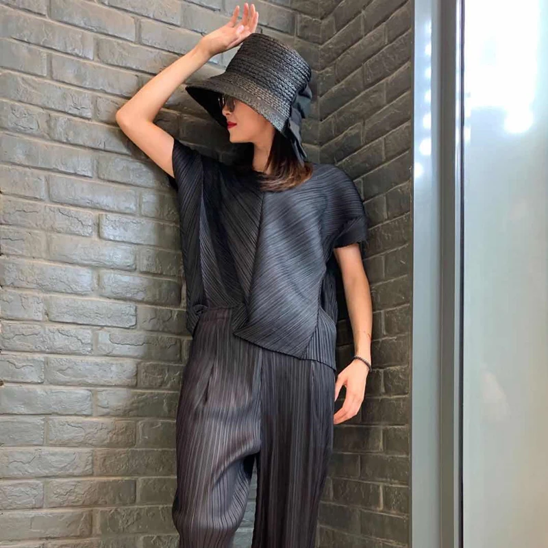 Changpleat новые женские футболки Топ Miyak плиссированный модный дизайн свободный v-образный вырез корейский стиль короткий рукав женская футболка Tide