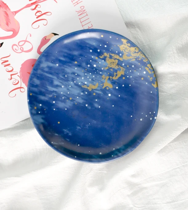 Керамическая тарелка со звездным синим бархатным покрытием в скандинавском