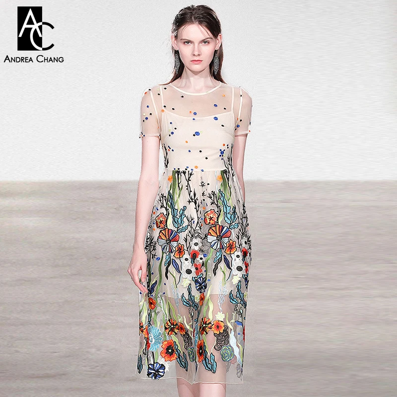 Женское платье с вышивкой голубое оранжевое бальное цветочным рисунком