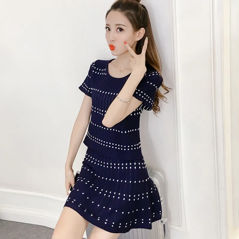 

Summer Women Version Of The Flower Needle Short-sleeved Knitted Casual T-shirt Short Skirt Two-piece Suit