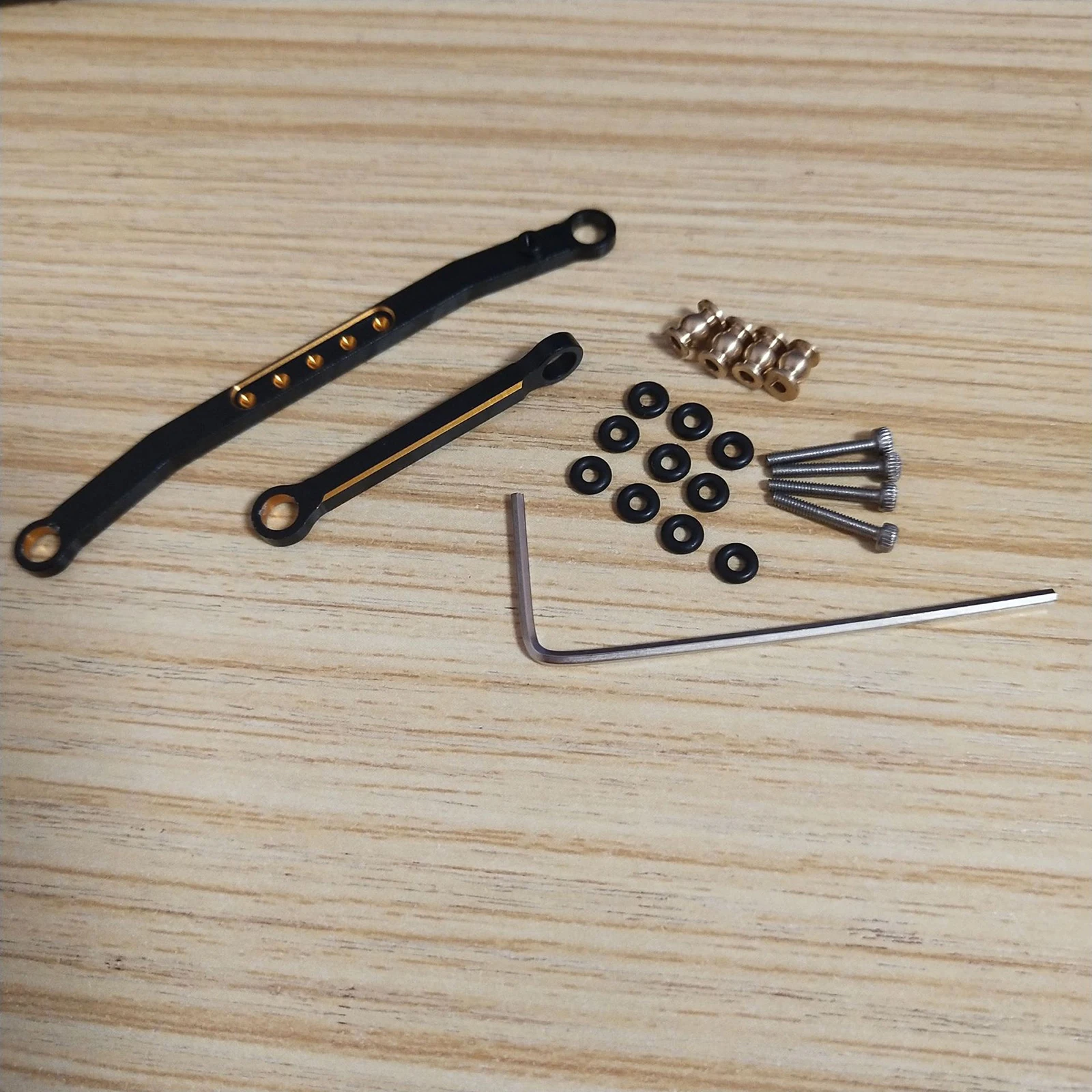 

1/24 гусеничная медная рулевая связь, прочная Автомобильная деталь SCX24 AXI90081