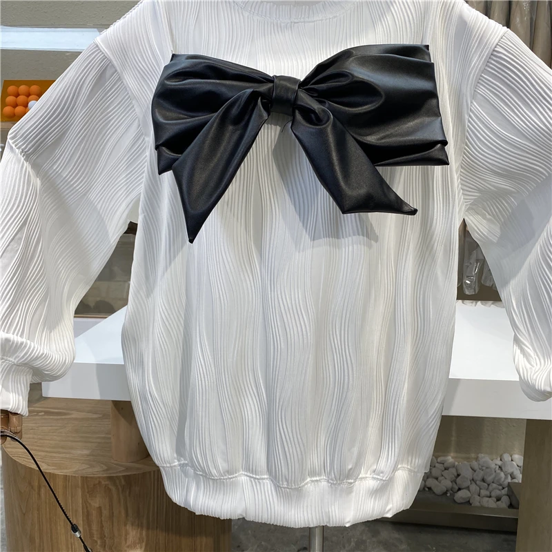

Niche Design 2021 Sweet Bow Vertical Stripe Loose Hoodie Casual Bat Sleeve Top