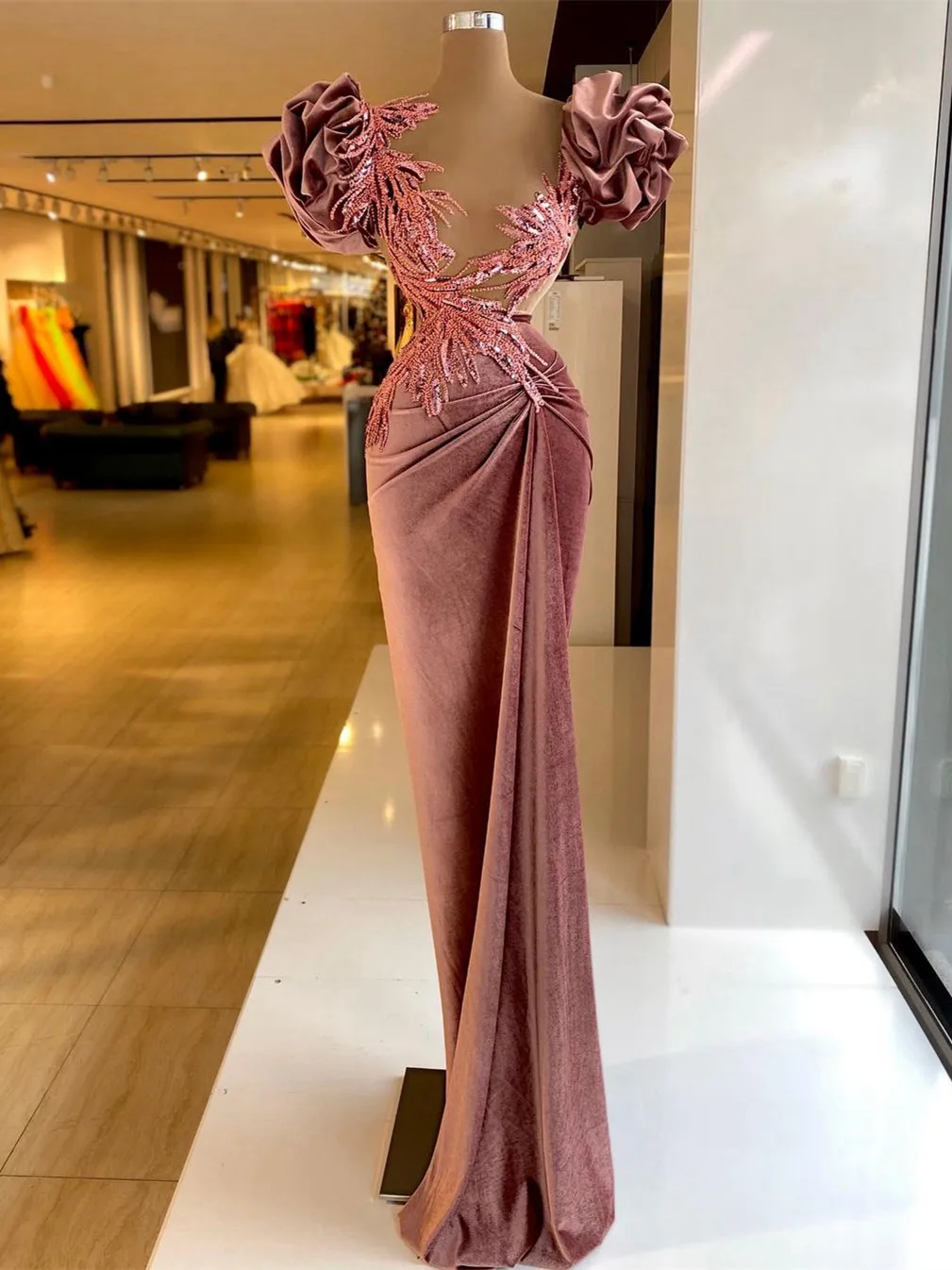 

Elegant Velvet Evening Dresses Puffy Flower Sleeves Ruffles Mermaid Sequins Long Women Plus Size Pageant Prom Gowns
