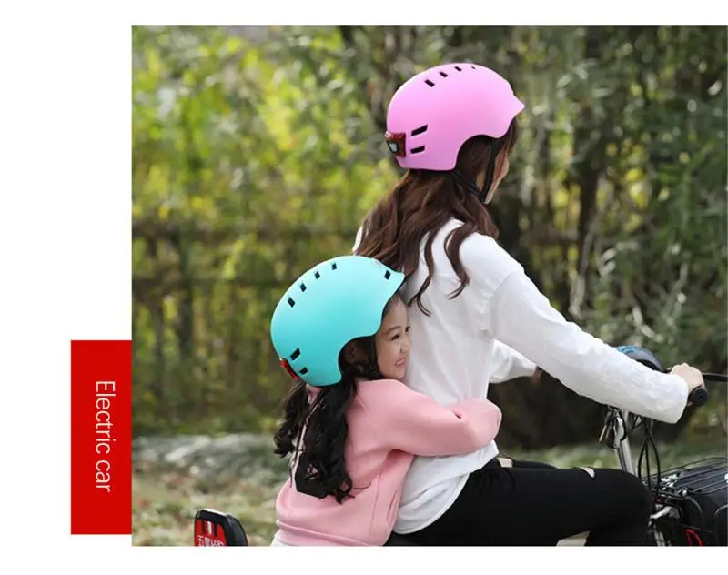 

High Quality Motorcycle Helmet Bicycle Cycling Electric Scooter Motorcross Helmet With 3 Kinds Of Warning Lights Smart Safe