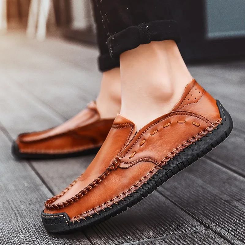 Мужская обувь лоферы на плоской подошве удобная повседневная из натуральной