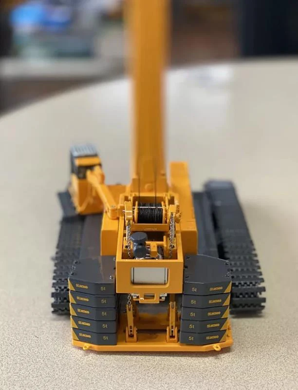 Фото Телескопическая гусеничная модель крана 1:50 XCMG XGC220T, поворотная база кабины №5