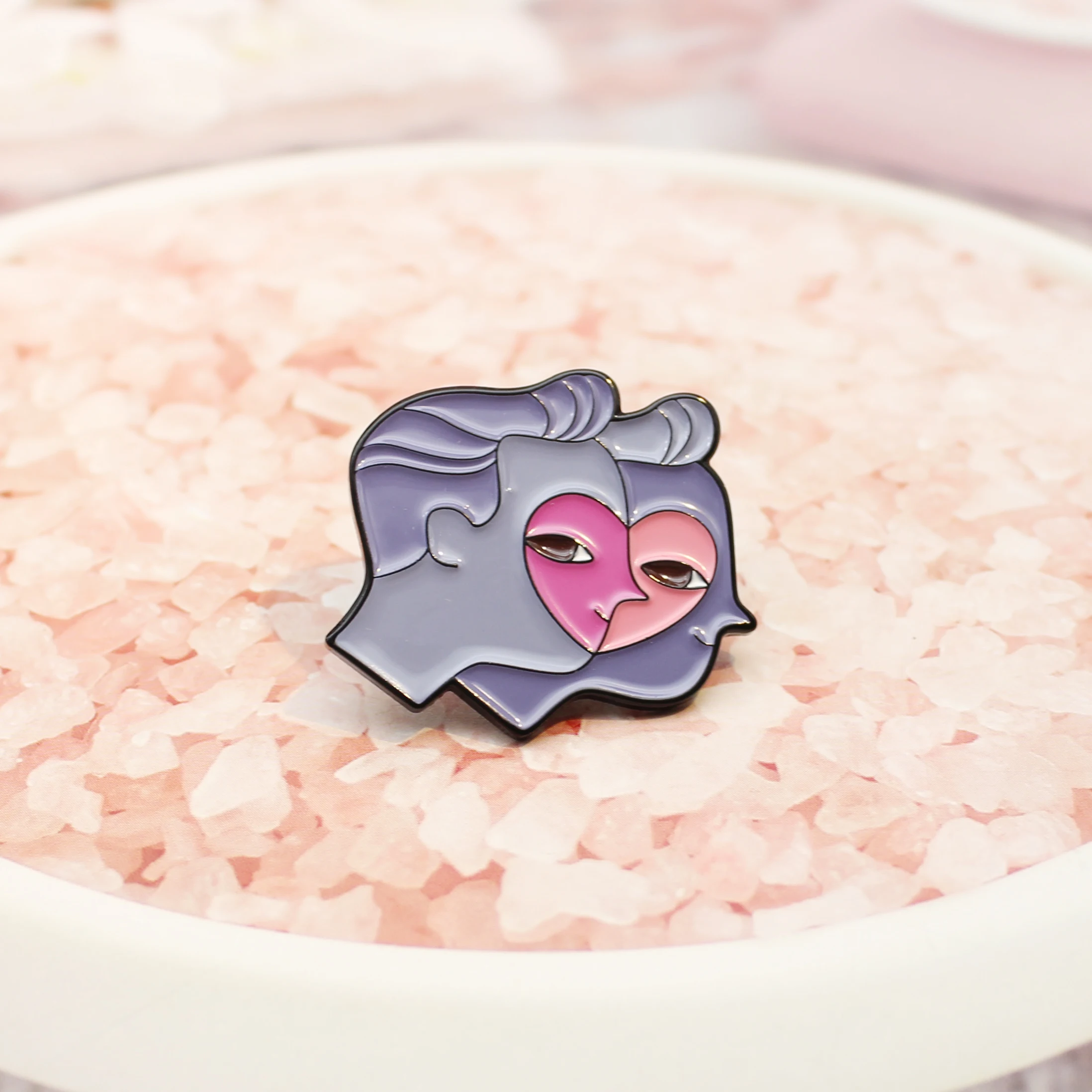 Женская/Мужская брошь с эмалью значок на лацкан розовым сердцем и синей улыбкой