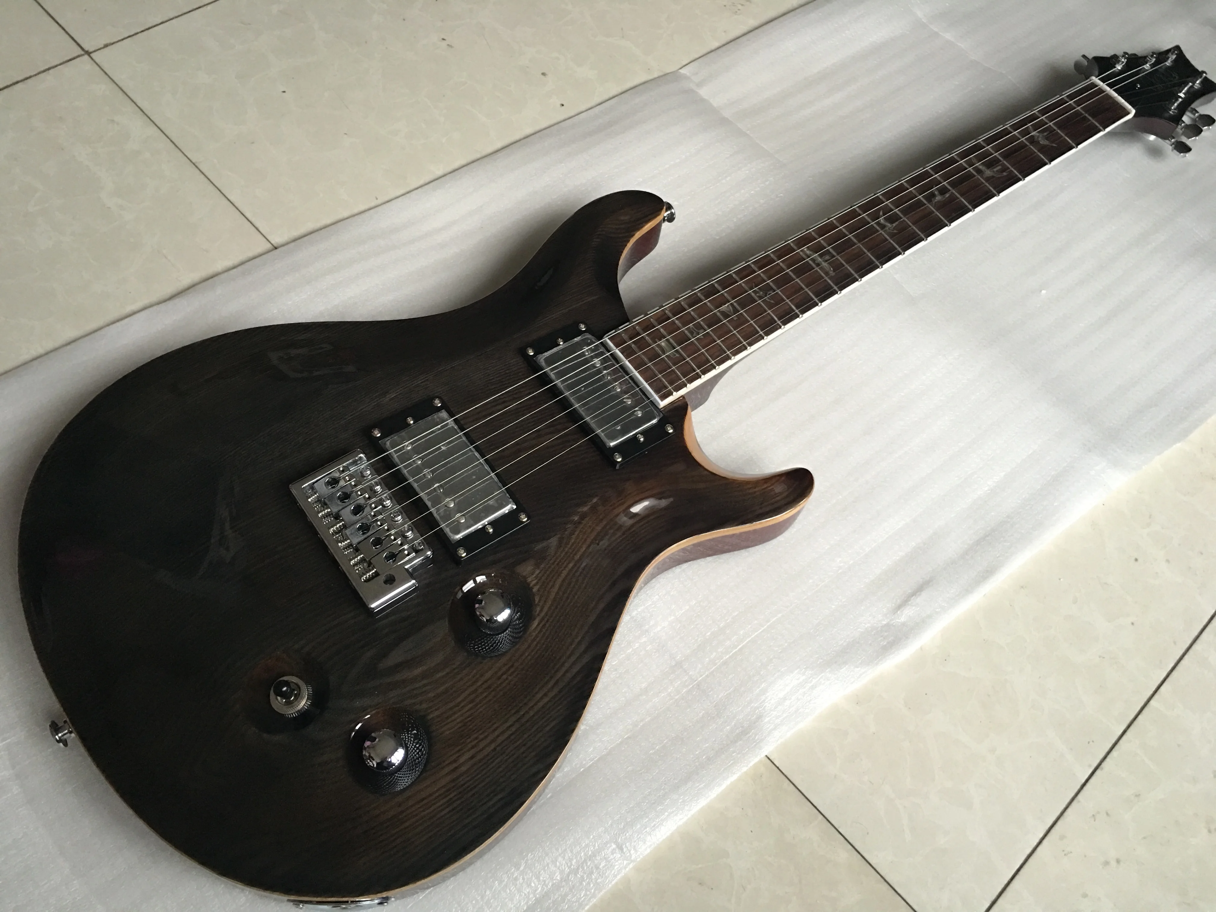 Китайская гитара Коричневая искусственная Бесплатная доставка | Спорт и