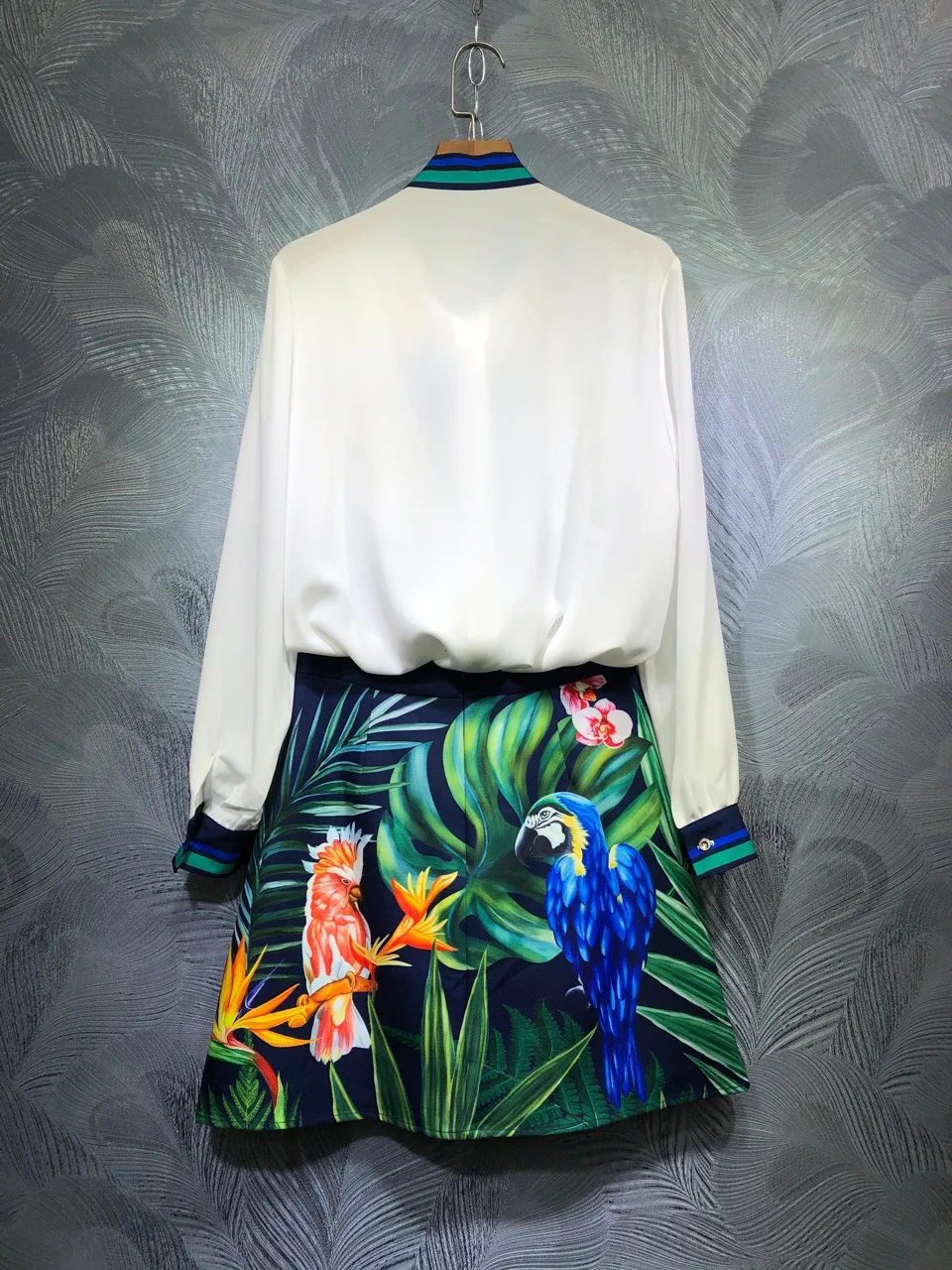 

2020 Spring Summer Casual Skirt Suits Women Bow Collar Leaves Long Sleeve Shirts+Cute Birds Print Beading Mini Skirts Set