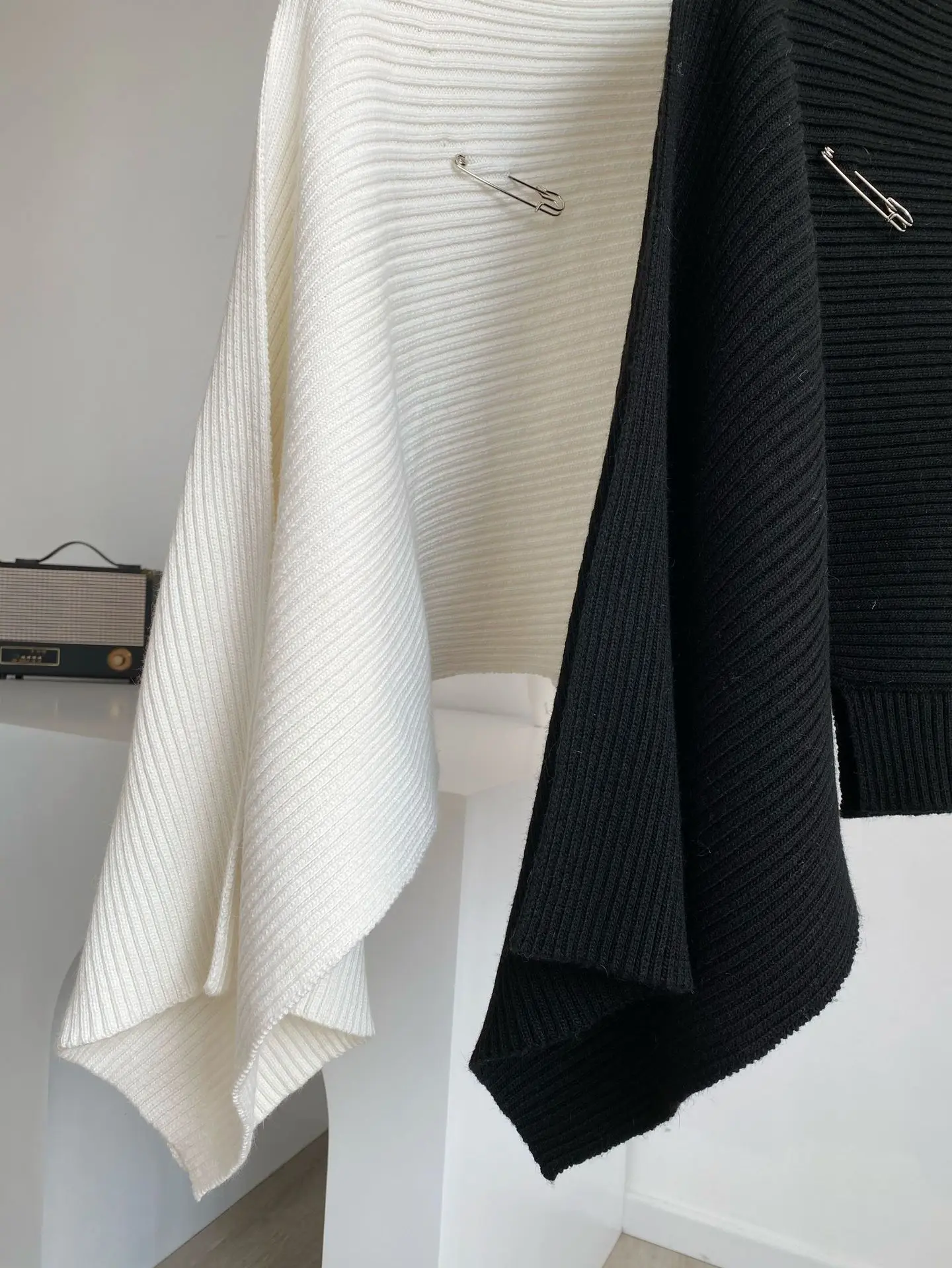 

2020 New Casual Knitted Shawl Bib with Pin Wool High Neck Cloak Scarf Women Scarfs for Ladies