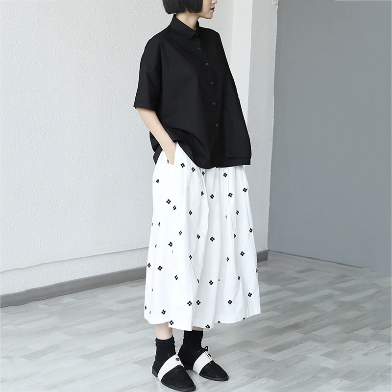 

[EAM] High Elastic Waist Black White Embroidery Pleated Casual Half-body Skirt Women Fashion Tide New Spring Autumn 2021 1DD7619