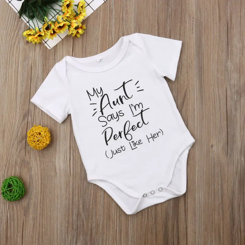 Новинка 2020 года летний хлопковый Боди унисекс с надписью MY AUNT SAYS I'M PERFECT для